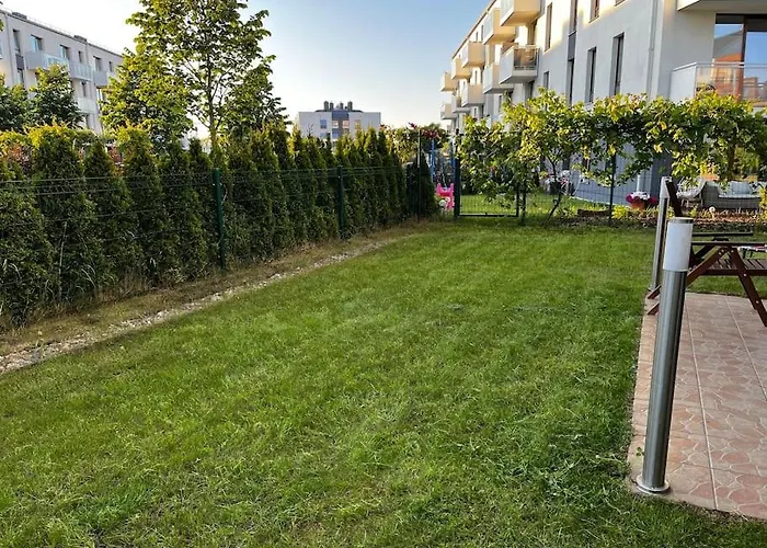 Mistral Z Ogrodem Opener Opener 1km شقة